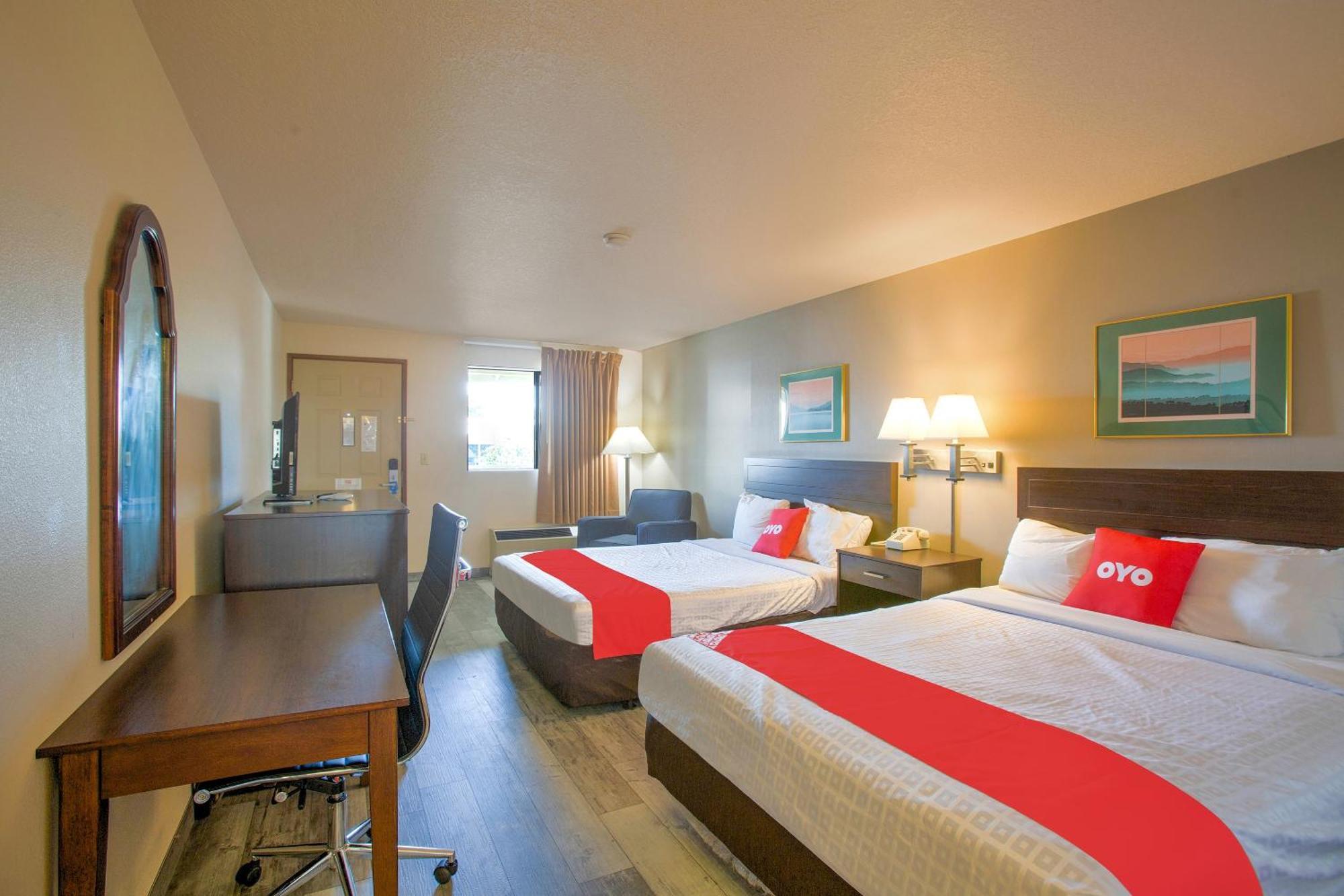 Oyo Woodland Hotel And Suites Dış mekan fotoğraf