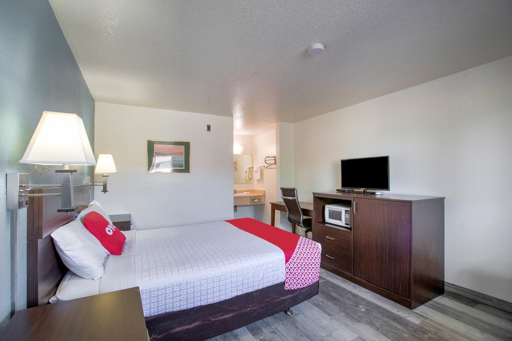 Oyo Woodland Hotel And Suites Dış mekan fotoğraf