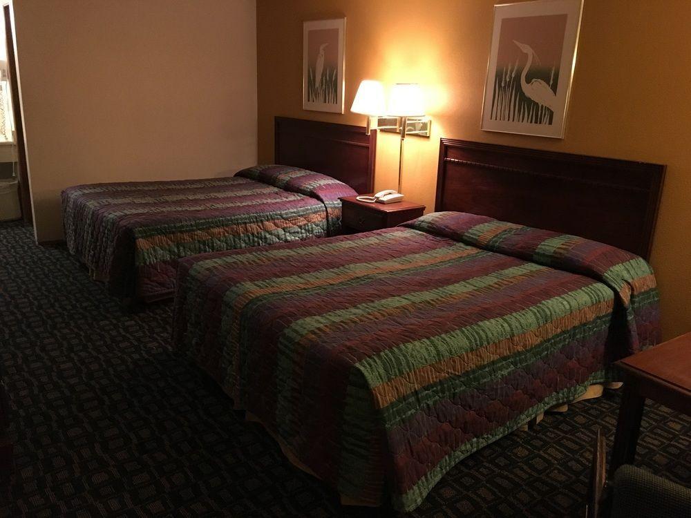 Oyo Woodland Hotel And Suites Dış mekan fotoğraf