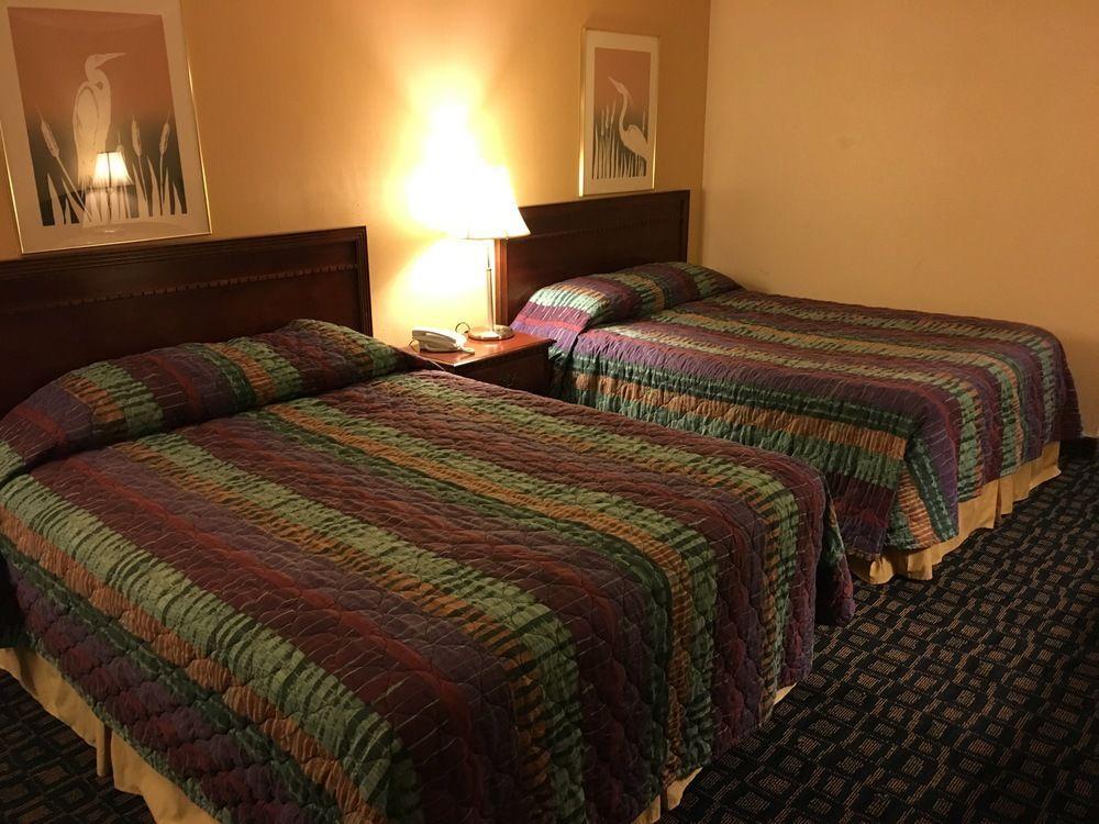 Oyo Woodland Hotel And Suites Dış mekan fotoğraf