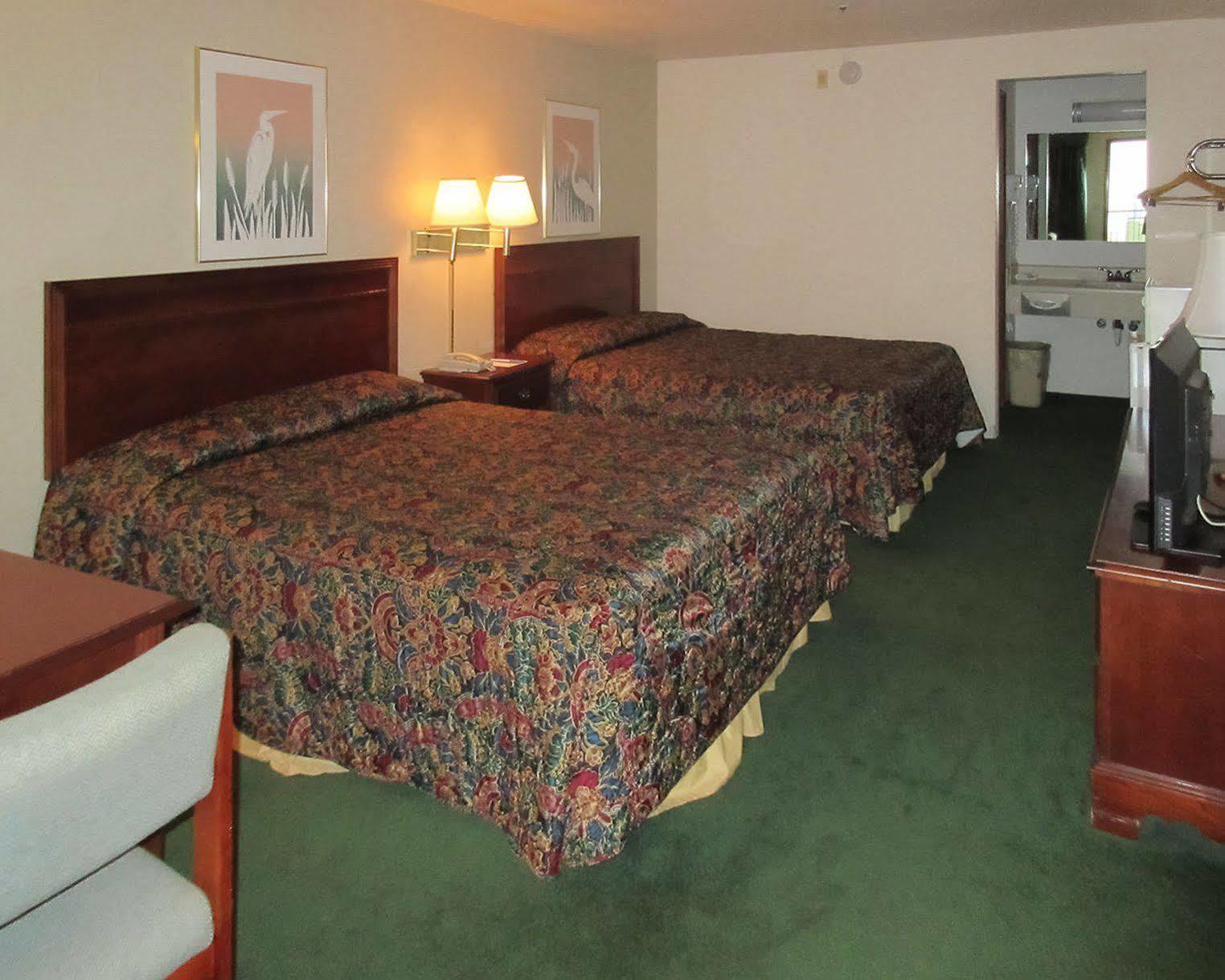 Oyo Woodland Hotel And Suites Dış mekan fotoğraf