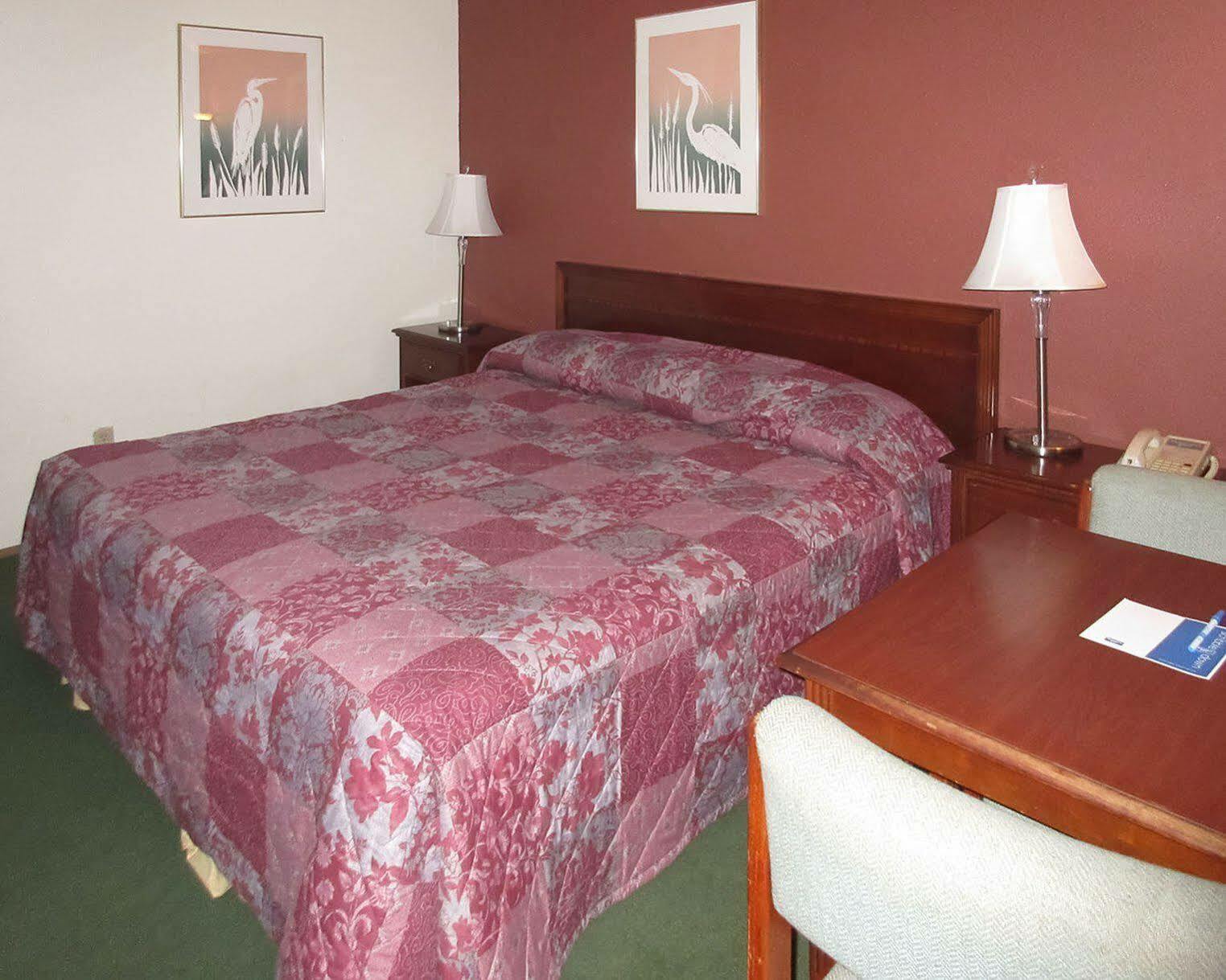 Oyo Woodland Hotel And Suites Dış mekan fotoğraf